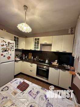 2-к квартира, вторичка, 57м2, 1/9 этаж