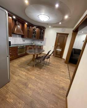 3-к квартира, вторичка, 100м2, 1/9 этаж