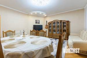 4-к квартира, вторичка, 140м2, 1/6 этаж