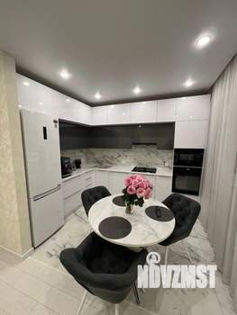 2-к квартира, вторичка, 64м2, 1/10 этаж