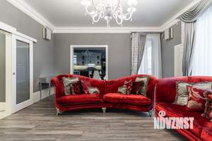 4-к квартира, вторичка, 140м2, 5/5 этаж