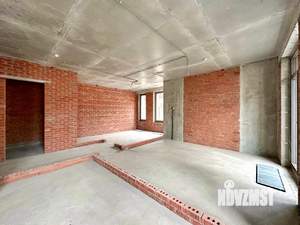 3-к квартира, вторичка, 107м2, 2/4 этаж