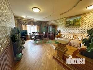 4-к квартира, вторичка, 164м2, 3/5 этаж