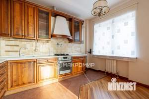4-к квартира, вторичка, 125м2, 2/4 этаж