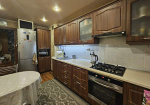 3-к квартира, вторичка, 75м2, 1/9 этаж