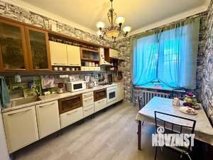 4-к квартира, вторичка, 122м2, 2/8 этаж
