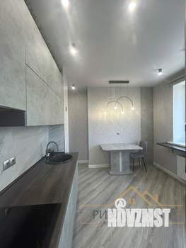 2-к квартира, вторичка, 52м2, 10/18 этаж