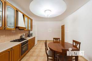 4-к квартира, вторичка, 201м2, 1/5 этаж