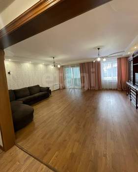 3-к квартира, вторичка, 100м2, 1/9 этаж