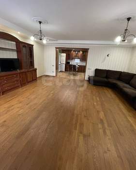 3-к квартира, вторичка, 100м2, 1/9 этаж