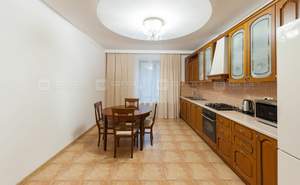 4-к квартира, вторичка, 201м2, 1/5 этаж