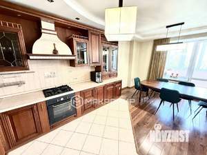 4-к квартира, вторичка, 150м2, 5/10 этаж