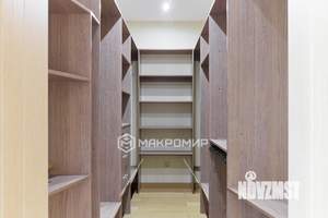 4-к квартира, вторичка, 104м2, 4/10 этаж