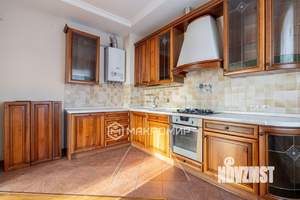 4-к квартира, вторичка, 125м2, 2/4 этаж