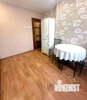 3-к квартира, вторичка, 64м2, 10/18 этаж