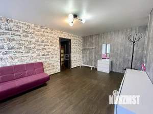 2-к квартира, вторичка, 44м2, 1/4 этаж