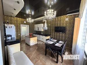 4-к квартира, вторичка, 200м2, 3/5 этаж