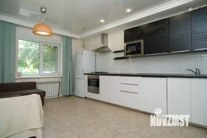 2-к квартира, вторичка, 75м2, 1/10 этаж